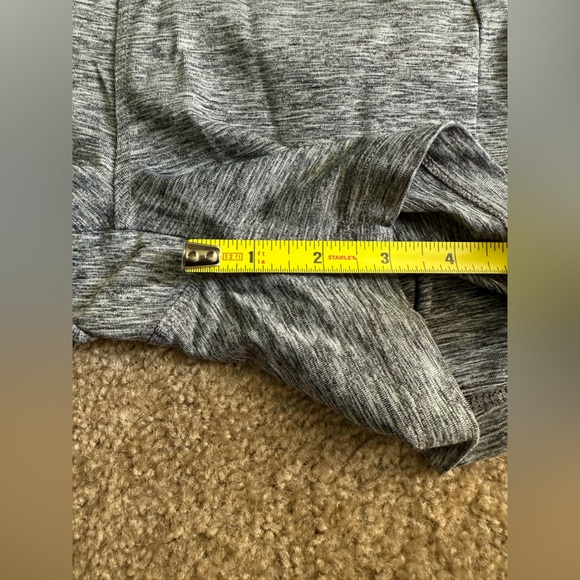 Women’s Tracksmith Running Shorts 🩶 - Picture 8 of 8